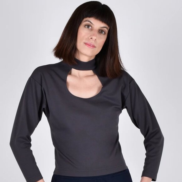 NWT Egret Top 2-in-1 Long Sleeve in Navy - Mock Neck and Key Hole Cutout Style - Picture 1 of 4